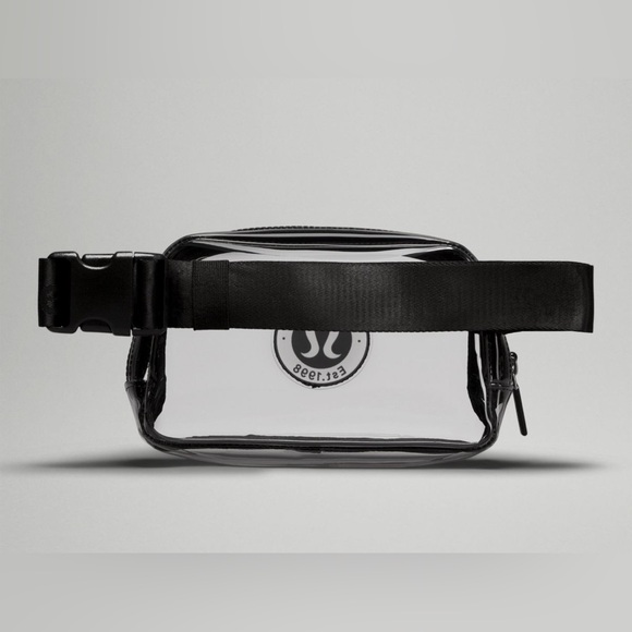 Lululemon Everywhere Belt Bag 1L - Picture 2 of 9